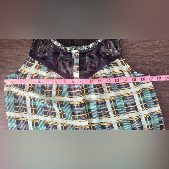 Princess Vera Wang Button Down Sleeveless sheer Top, Size Small - Picture 7 of 10